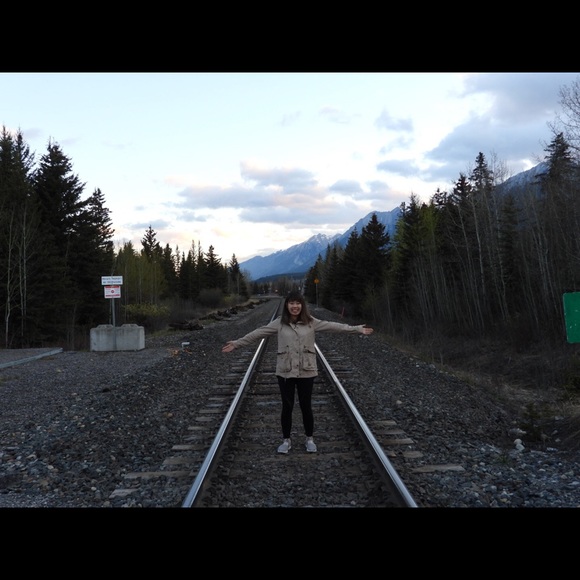 Meet your Posher, Shirley - Picture 1 of 1